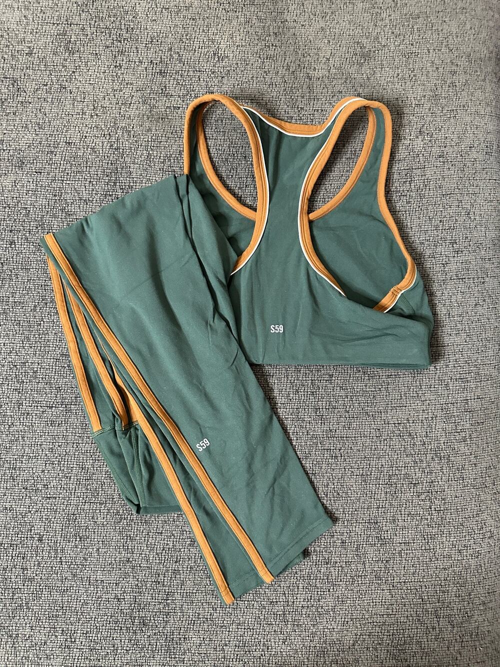 Splits59 Robbie Airweight Sports Bra and Leggings Set size M Military/Honey